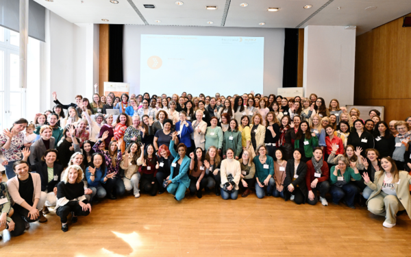 Gruppenfoto bei der Auftaktveranstaltung 2024 des Mentorinnen-Programms